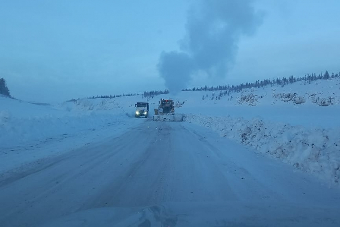 Дорожники восстановили проезд по участку зимника автодороги «Анабар»